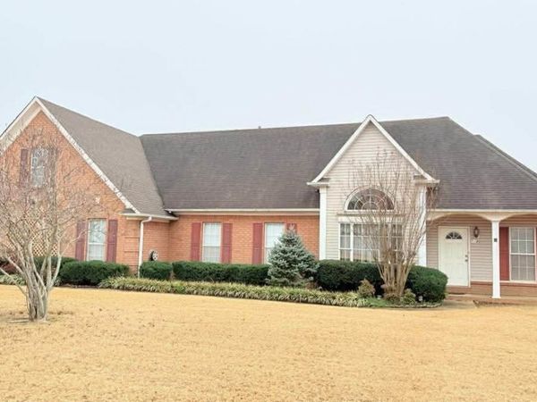 1180 WILLIAMSBURG DR, Atoka, TN 38004