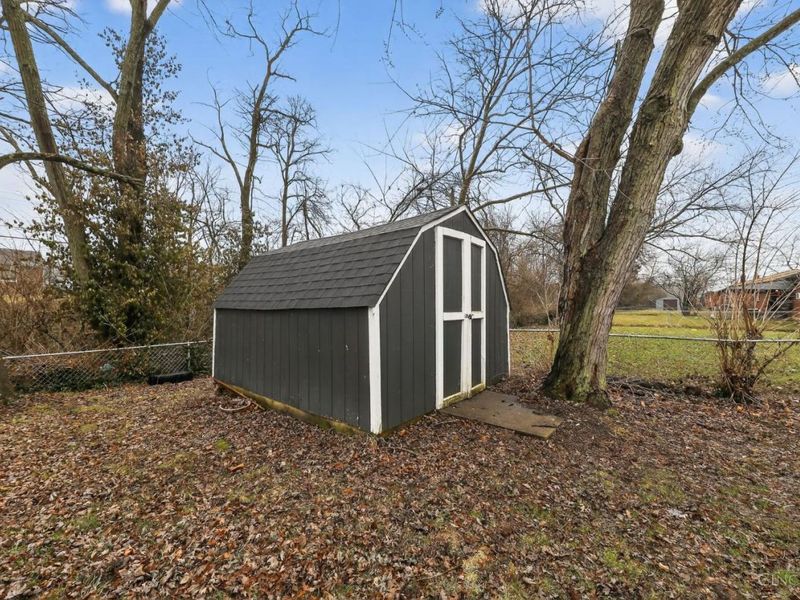 1931 Lotushill Drive, Mount Healthy, OH 45240 Photo 4