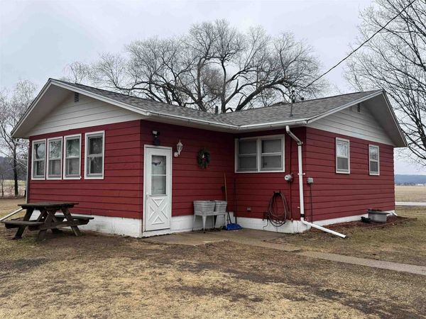 33782 HWY 130, Lone Rock, WI 53556