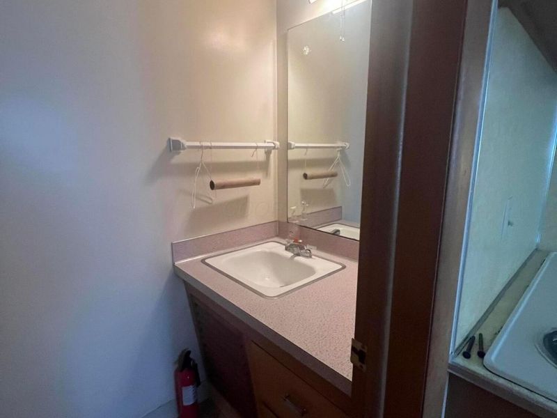 570 S Westgate Avenue, Columbus, OH 43204 Photo 9