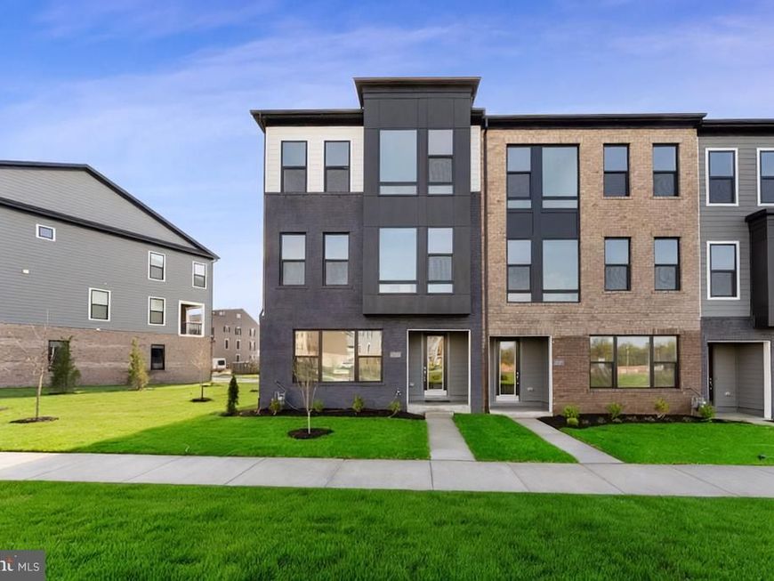 129 Summit Point Boulevard, Unit 11J, Bowie, MD 20716 Main Photo