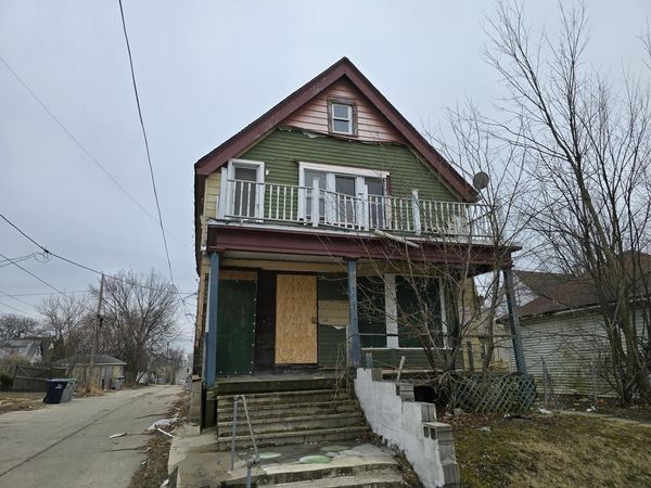 1121 W Finn PLACE, Unit 1121A, Milwaukee, WI 53206