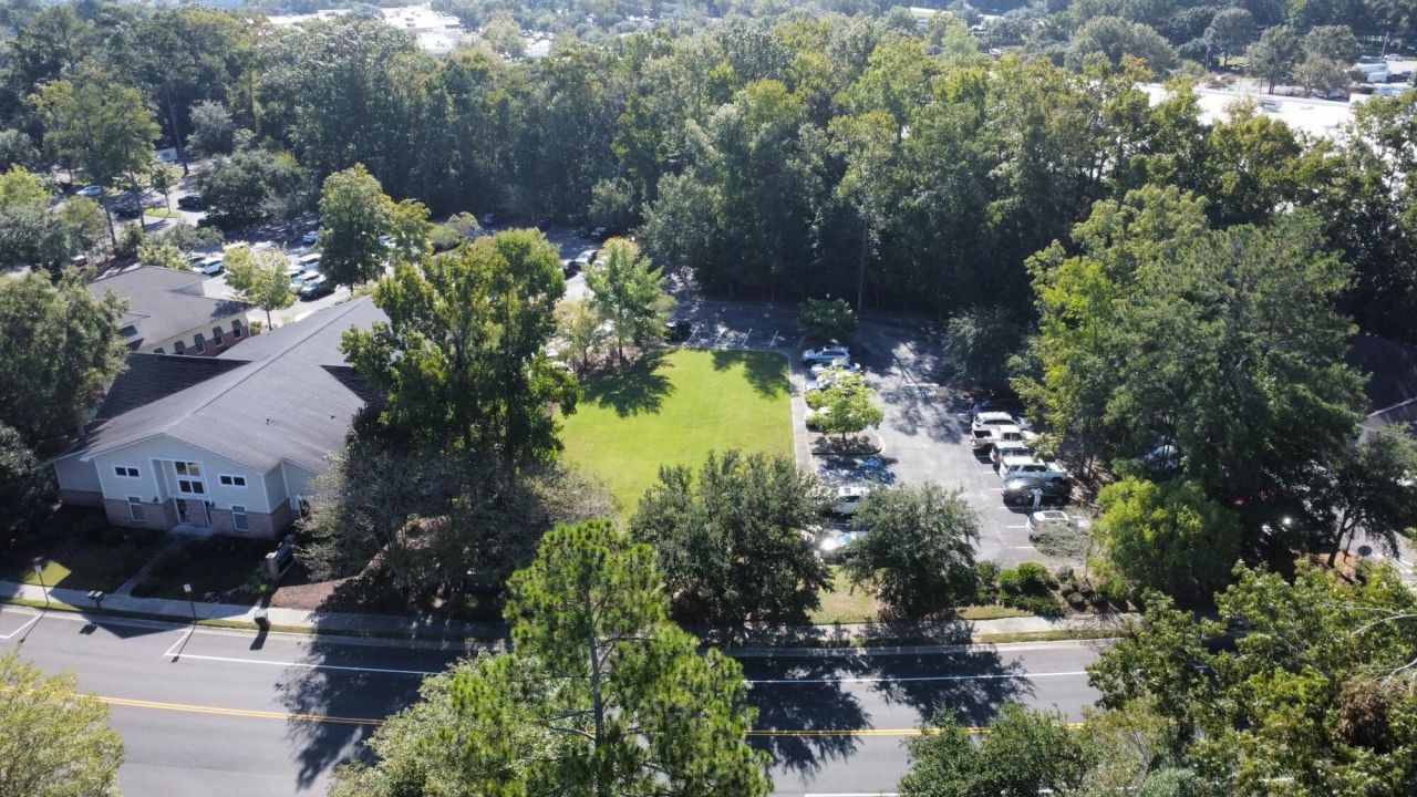 2077 Charlie Hall Boulevard Photo 7