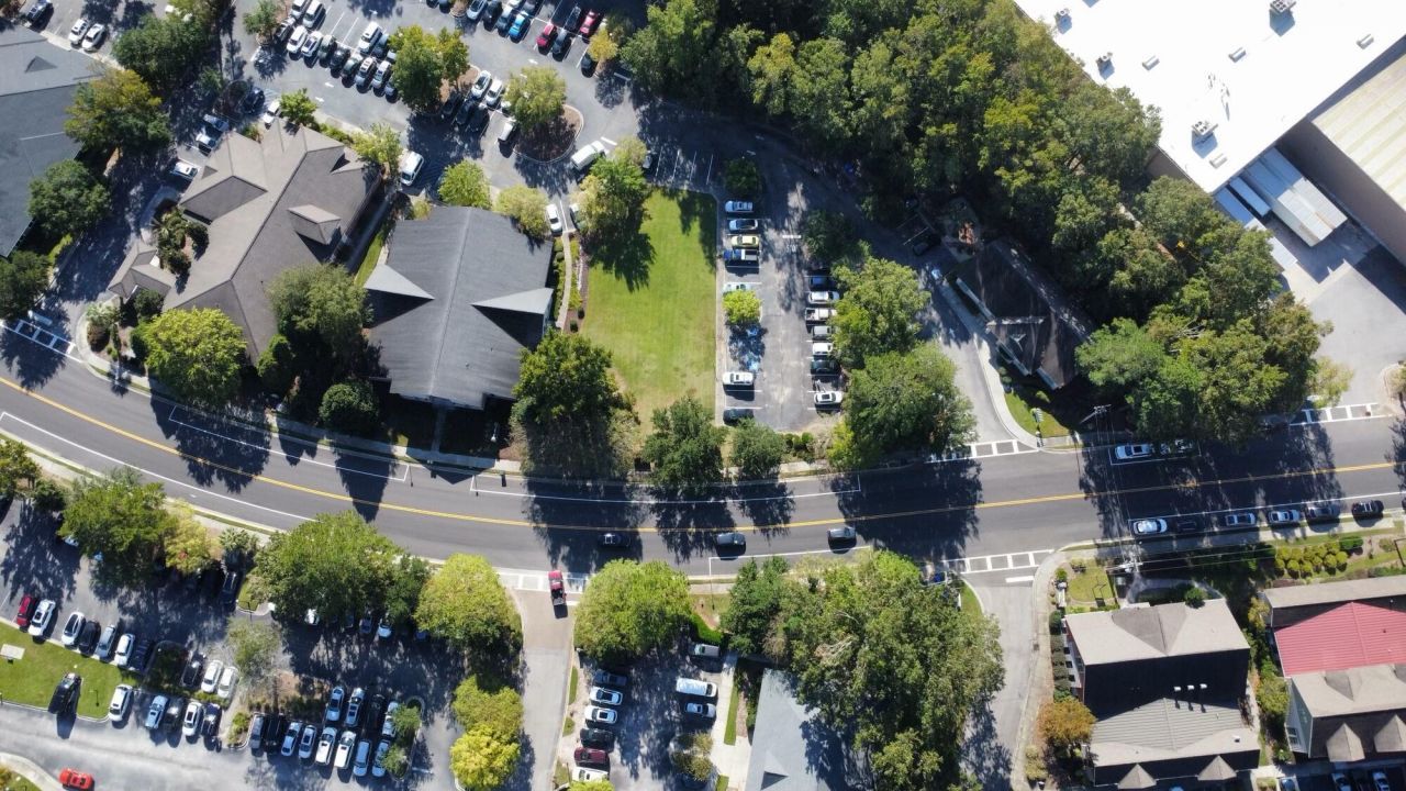 2077 Charlie Hall Boulevard  Photo 4