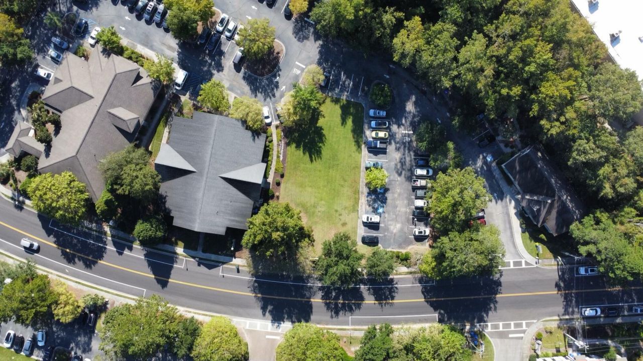 2077 Charlie Hall Boulevard  Photo 6