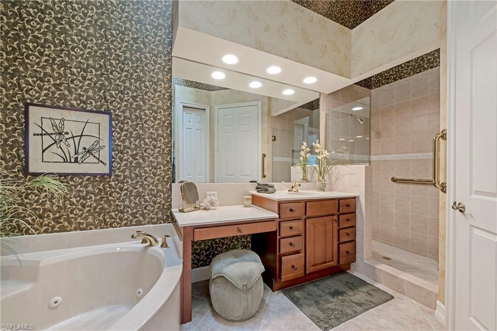 10141 Bellavista Cir , Unit 604, Miromar Lakes, FL 33913 Photo