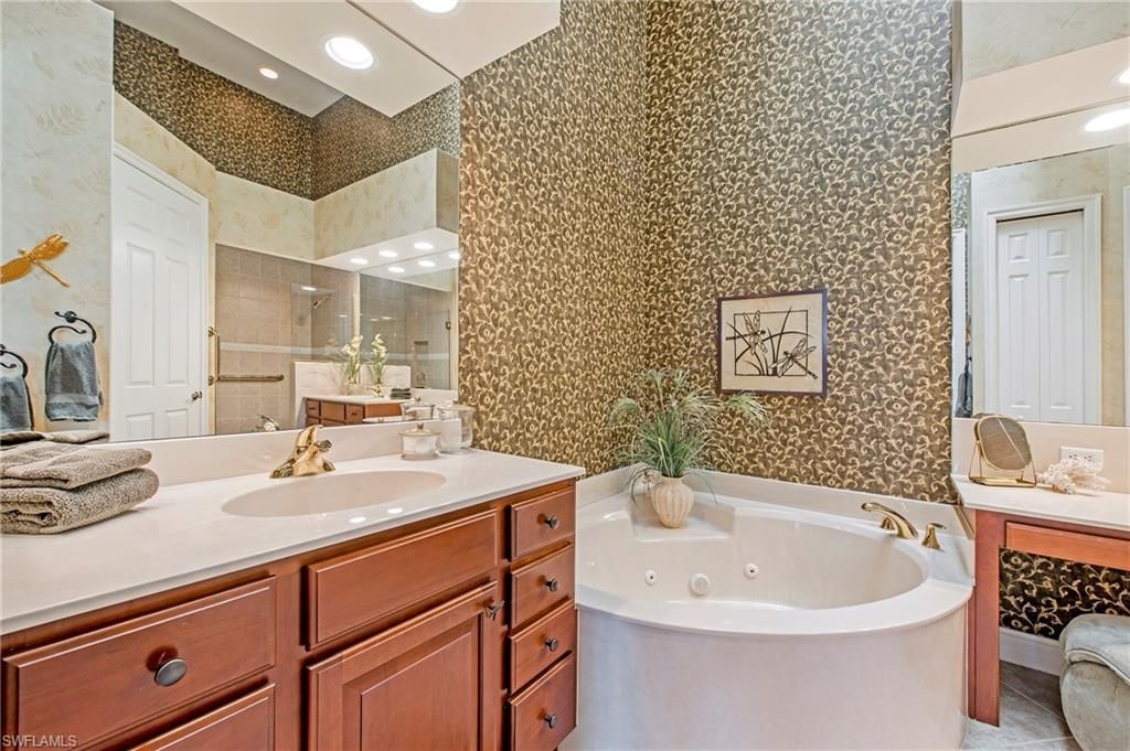 10141 Bellavista Cir , Unit 604, Miromar Lakes, FL 33913 Photo