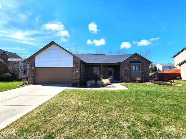 1071 LONGFELLOW Drive, CANTON, MI 48187