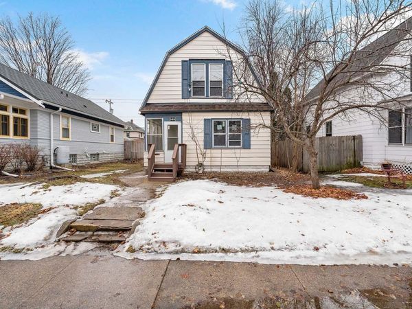 1484 Charles Avenue , Saint Paul, MN 55104