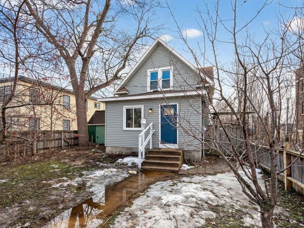 2705 Golden Valley Road, Minneapolis, MN 55411