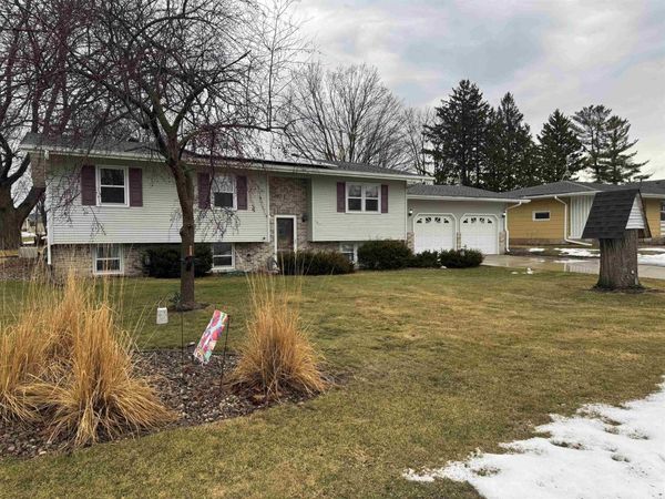 404 Birch Drive, Fredericksburg, IA 50630