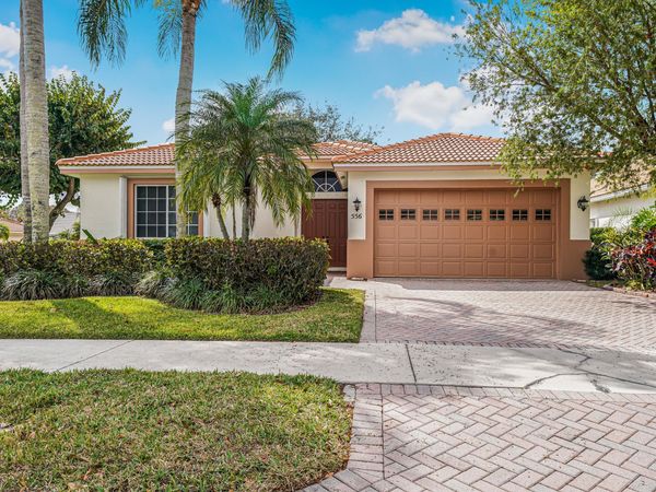556 SW Saint Georges Bay SW, Port St. Lucie, FL 34986