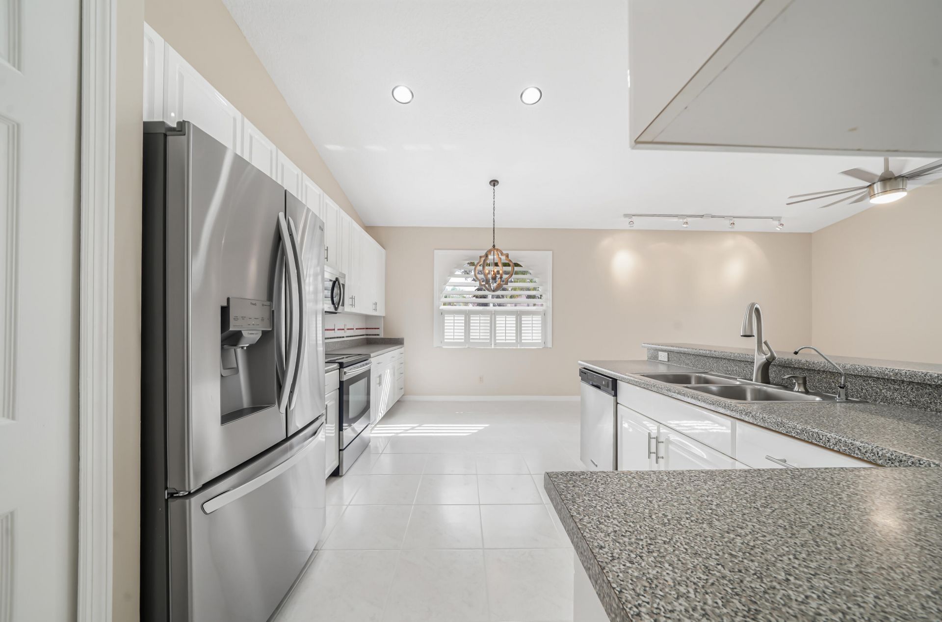 556 SW Saint Georges Bay Sw, Port Saint Lucie, FL 34986 Photo