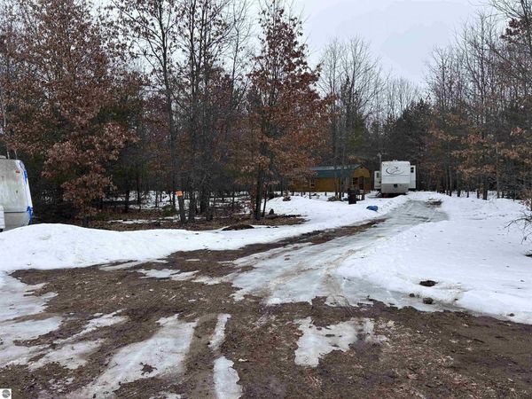 2664 14 Road W, Mesick, MI 00000