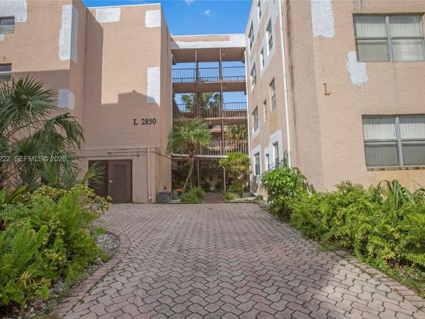 2850 Somerset Dr , Unit 414L, Lauderdale Lakes, FL 33311