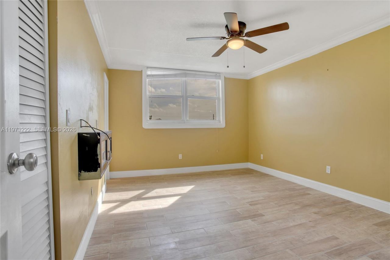 2850 Somerset Dr , Unit 414L, Lauderdale Lakes, FL 33311 Photo