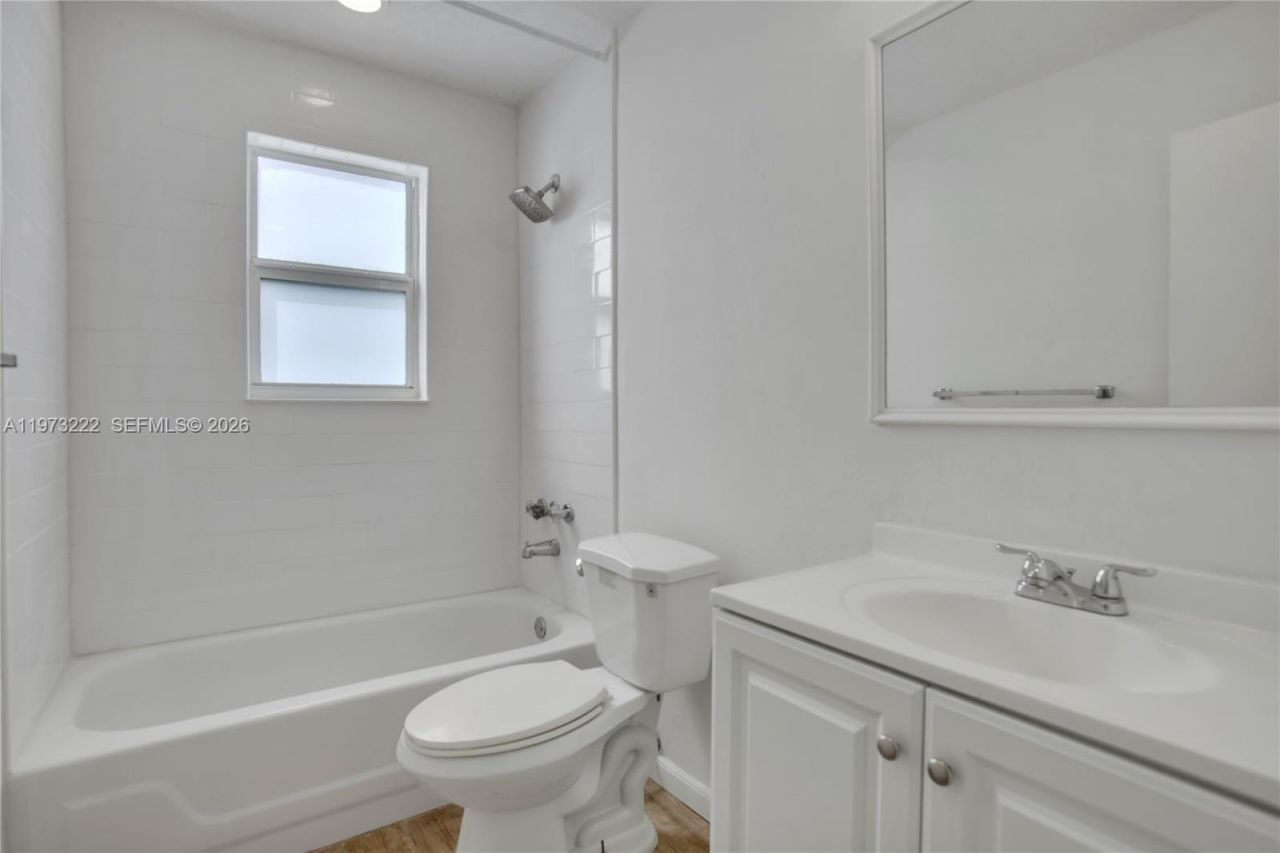 2850 Somerset Dr , Unit 414L, Lauderdale Lakes, FL 33311 Photo