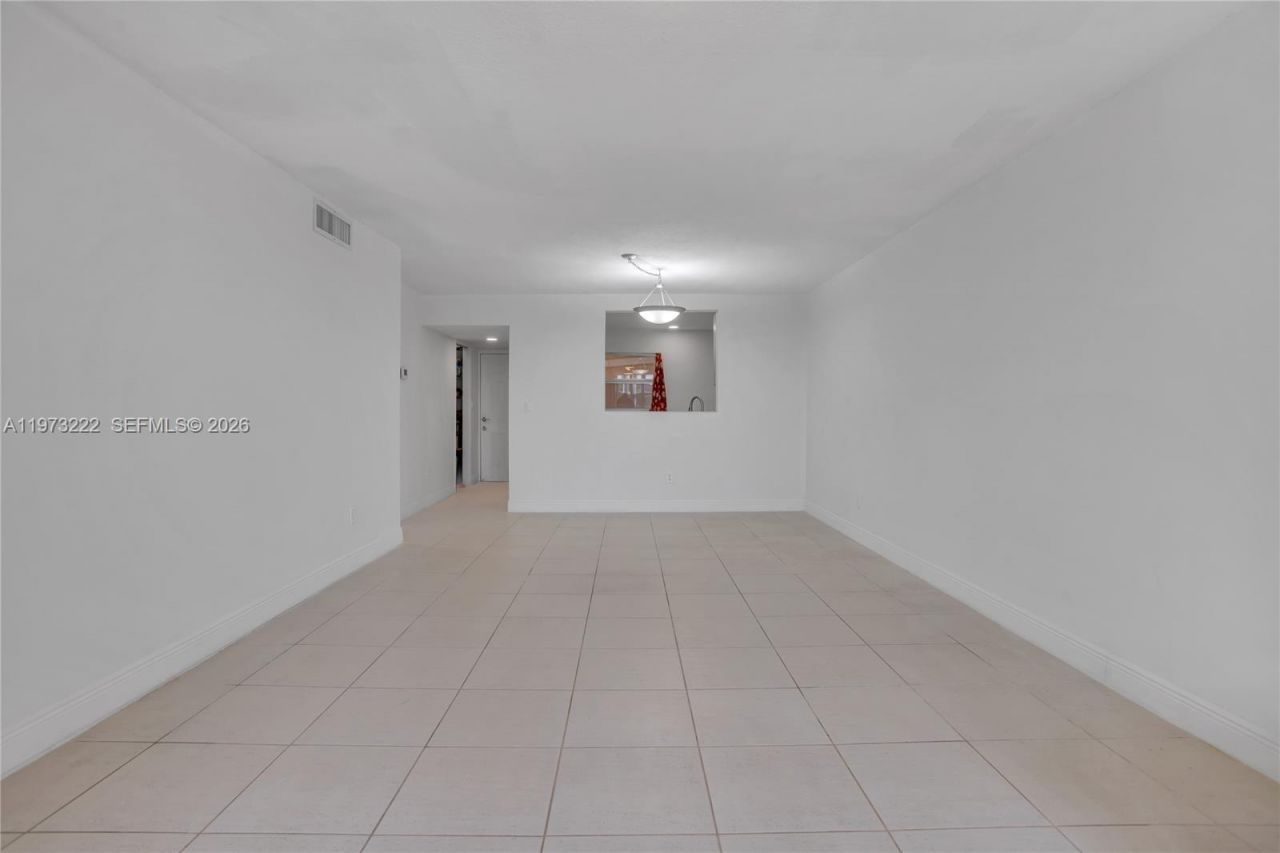 2850 Somerset Dr , Unit 414L, Lauderdale Lakes, FL 33311 Photo