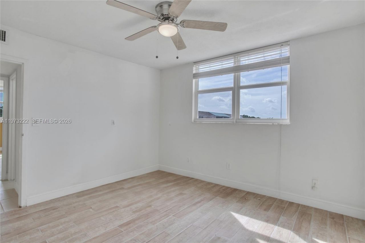 2850 Somerset Dr , Unit 414L, Lauderdale Lakes, FL 33311 Photo