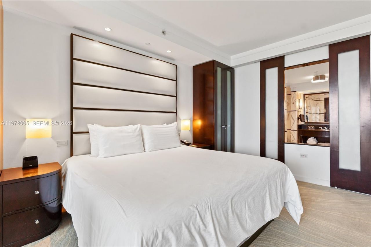 4391 Collins Ave, Unit 412, Miami Beach, FL 33140 Photo