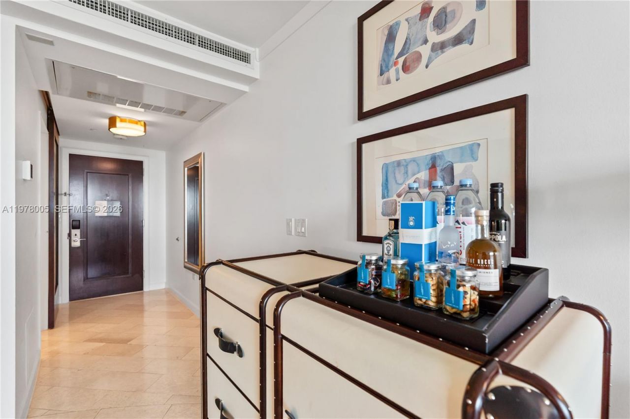4391 Collins Ave, Unit 412, Miami Beach, FL 33140 Photo
