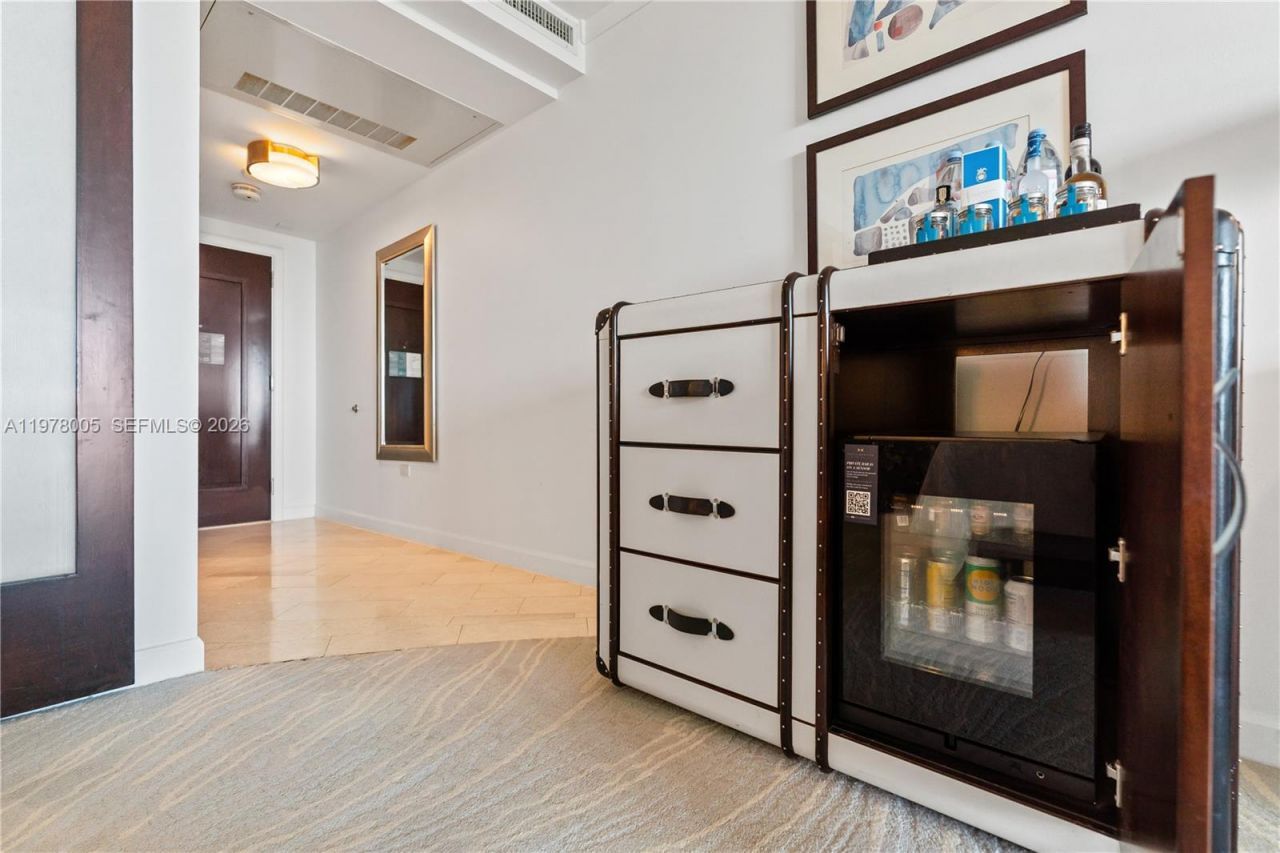 4391 Collins Ave, Unit 412, Miami Beach, FL 33140 Photo