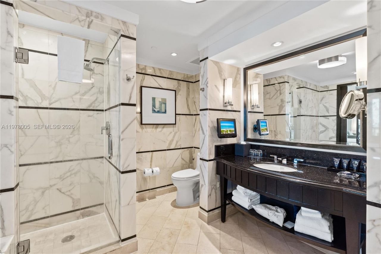 4391 Collins Ave , Unit 412, Miami Beach, FL 33140 Photo