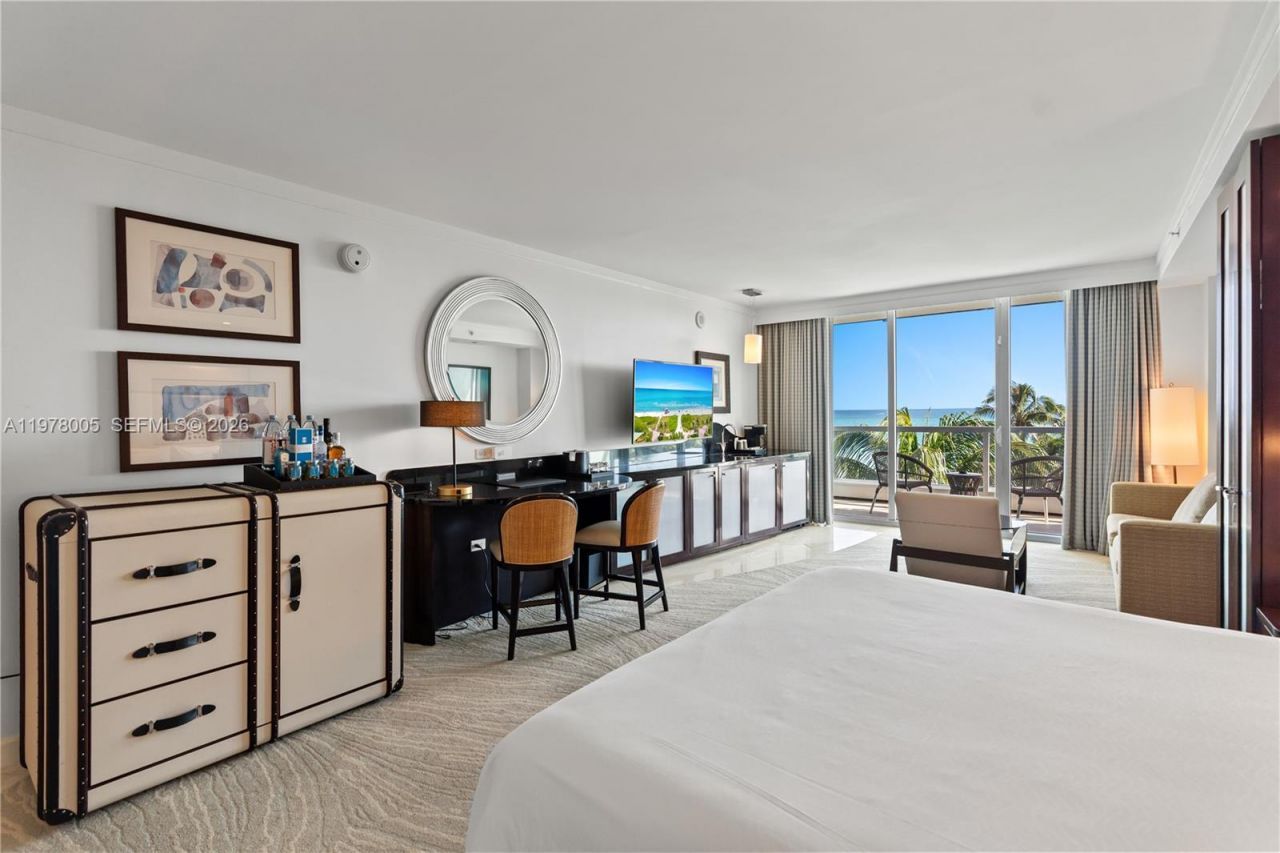 4391 Collins Ave, Unit 412, Miami Beach, FL 33140 Photo