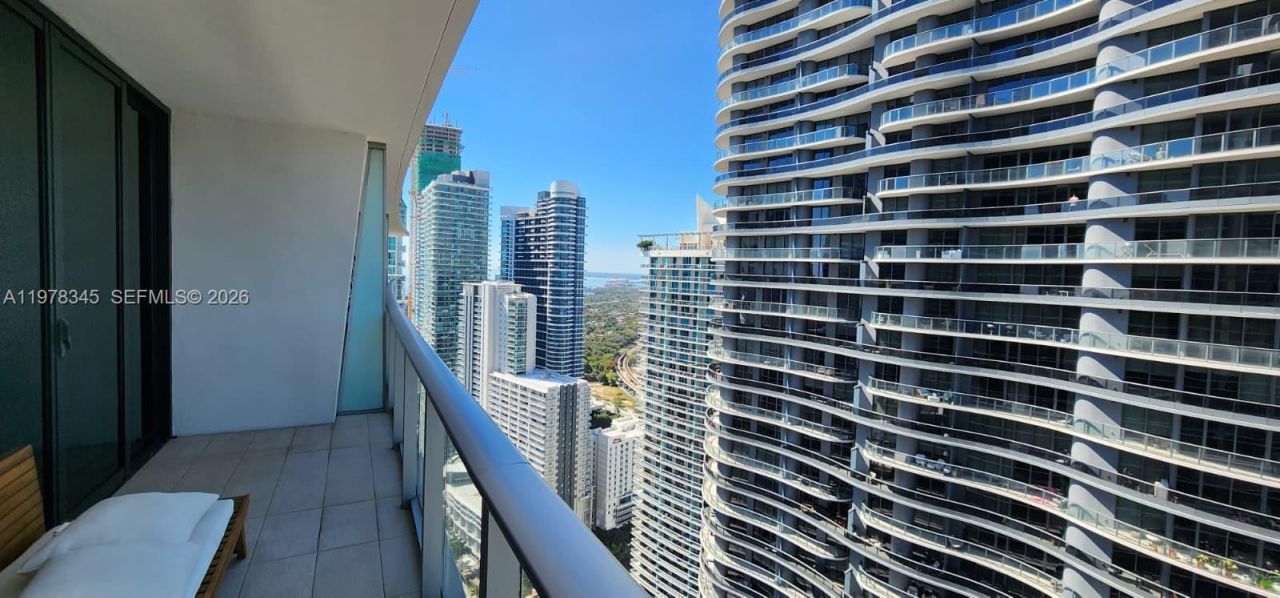 1010 Brickell Ave, Unit 4208, Miami, FL 33131 Photo