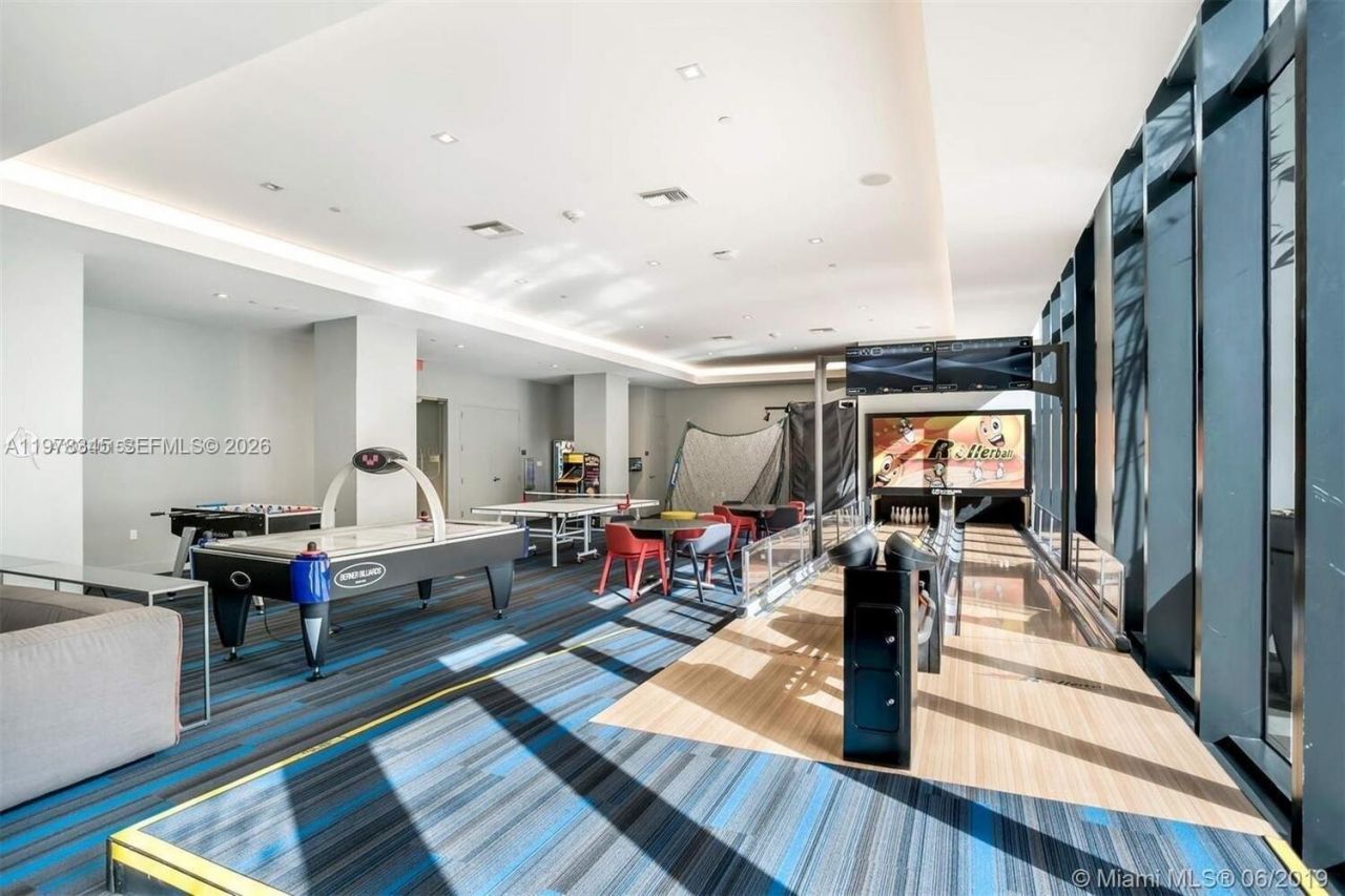 1010 Brickell Ave, Unit 4208, Miami, FL 33131 Photo