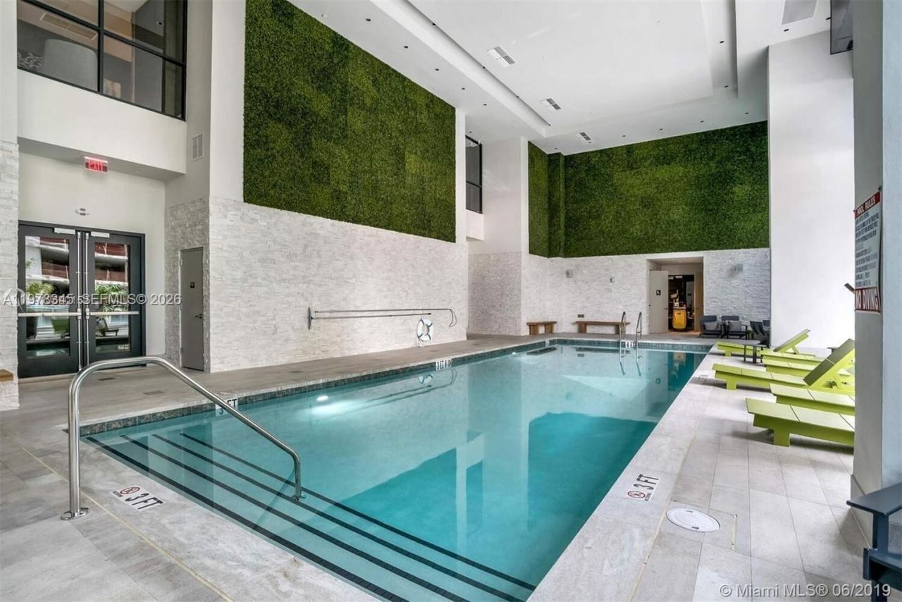 1010 Brickell Ave, Unit 4208, Miami, FL 33131 Photo