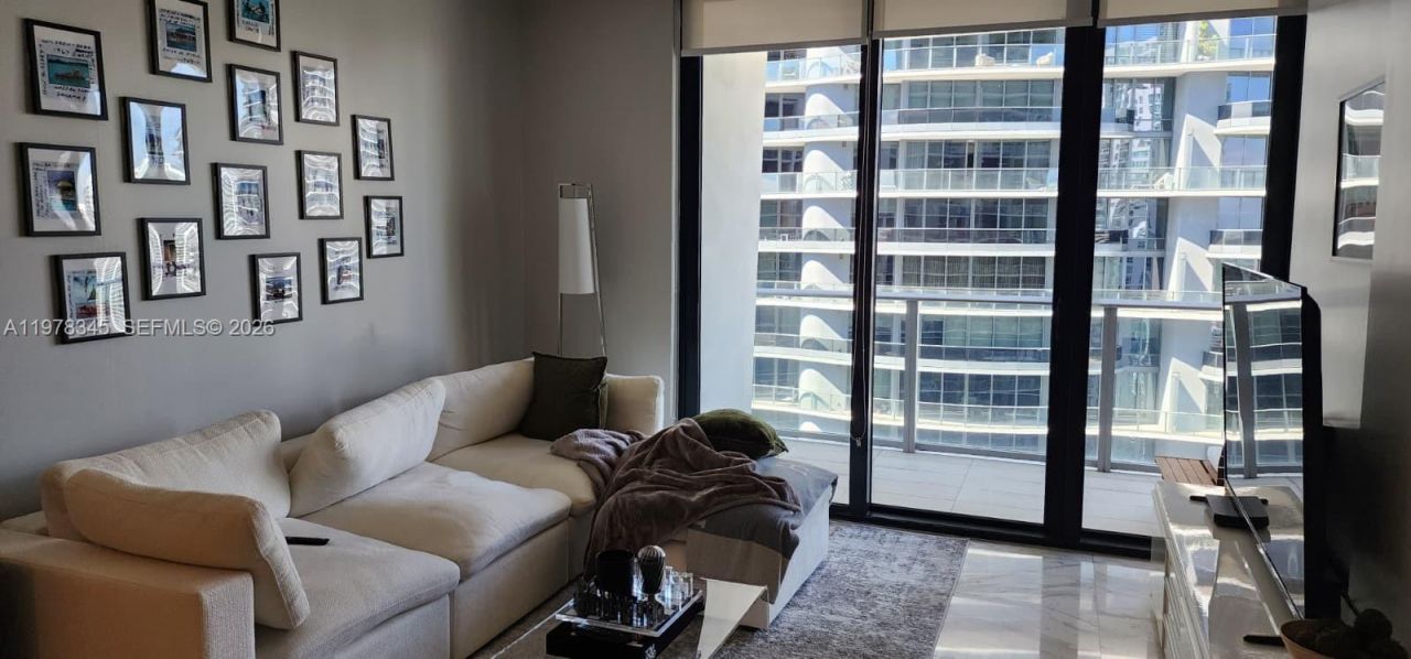 1010 Brickell Ave, Unit 4208, Miami, FL 33131 Photo