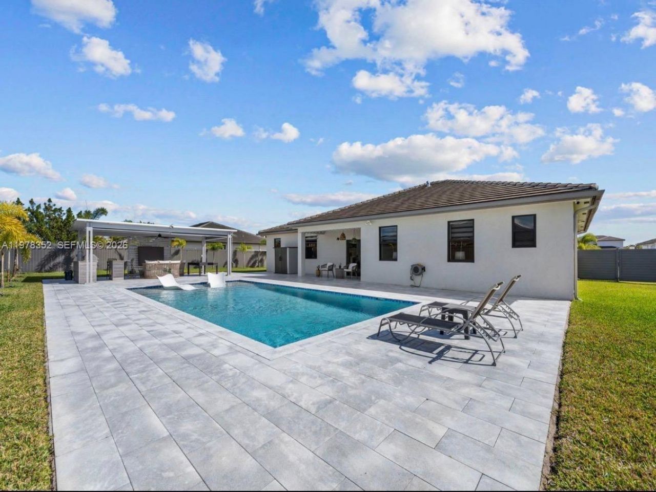 13351 SW 190th St , Miami, FL 33177 Photo