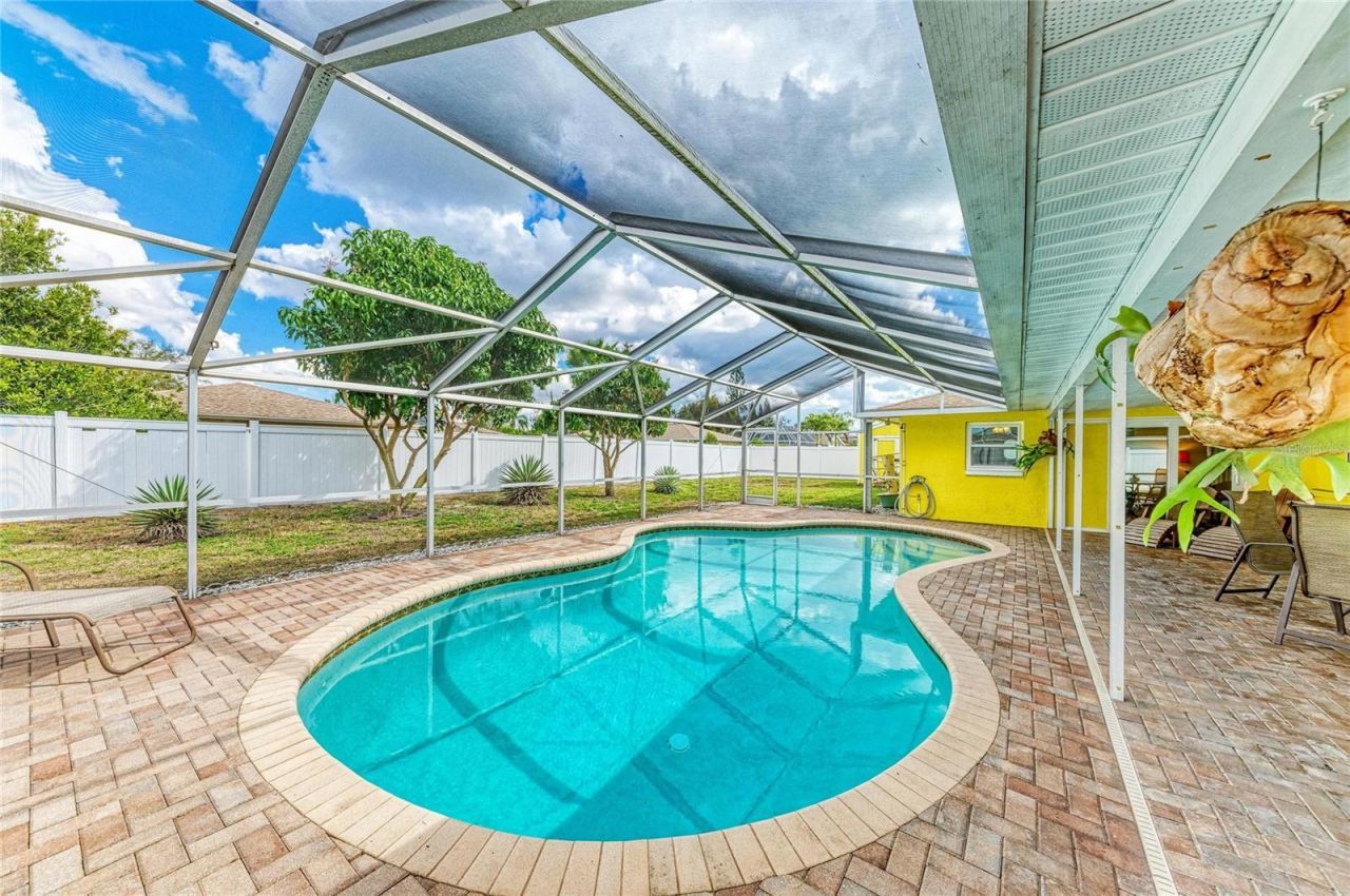 7309 Meadowbrook Drive, Sarasota, FL 34243 Photo