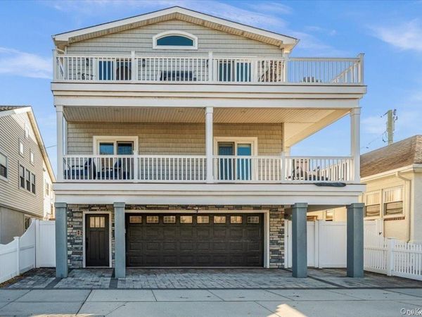 206 Grand Boulevard , Long Beach, NY 11561