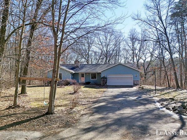 8050 Oakview Ridge Drive NE, Rockford, MI 49341