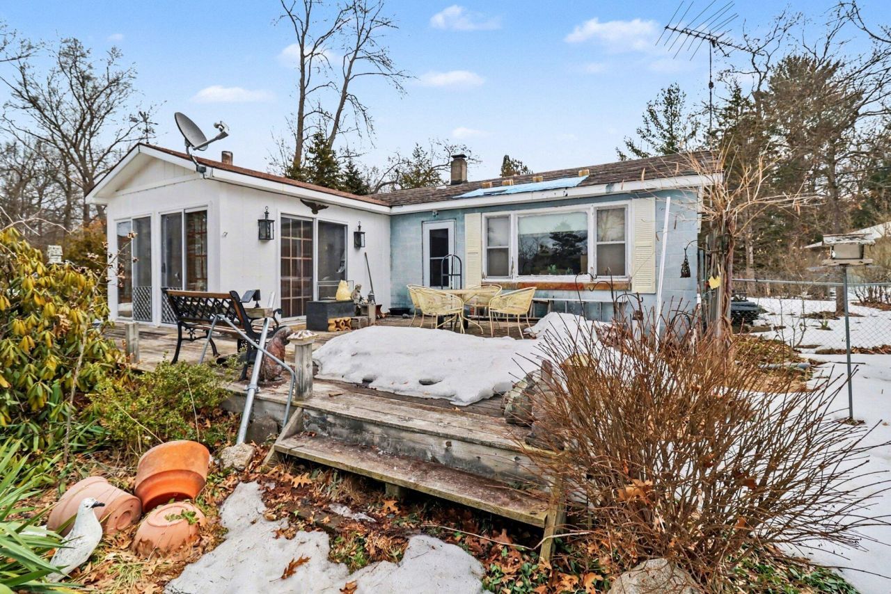 203 S Maple Road, Branch, MI 49402 Main Photo