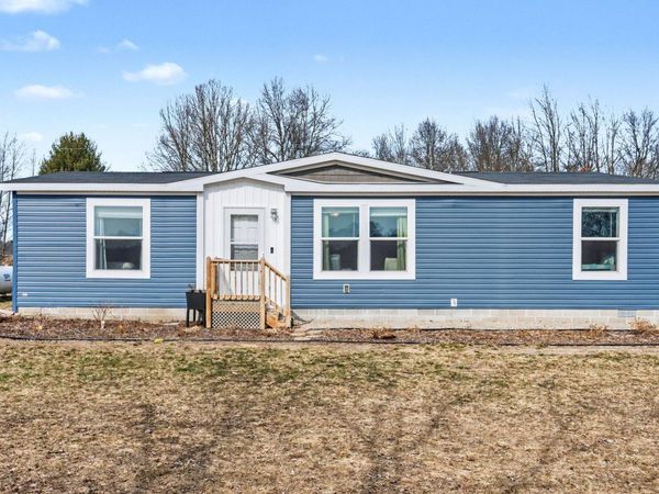 55178 County Road 384, Grand Junction, MI 49056