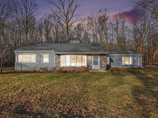 28375 Ranchwood Drive, Southfield, MI 48076