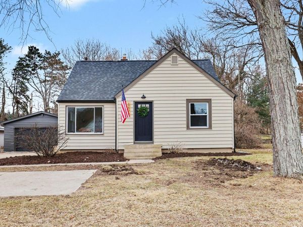 6672 Cascade Road SE, Grand Rapids, MI 49546