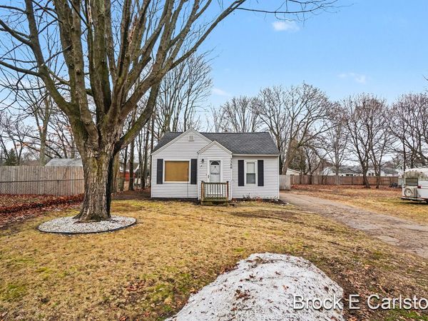 2280 Norman Avenue, Norton Shores, MI 49441