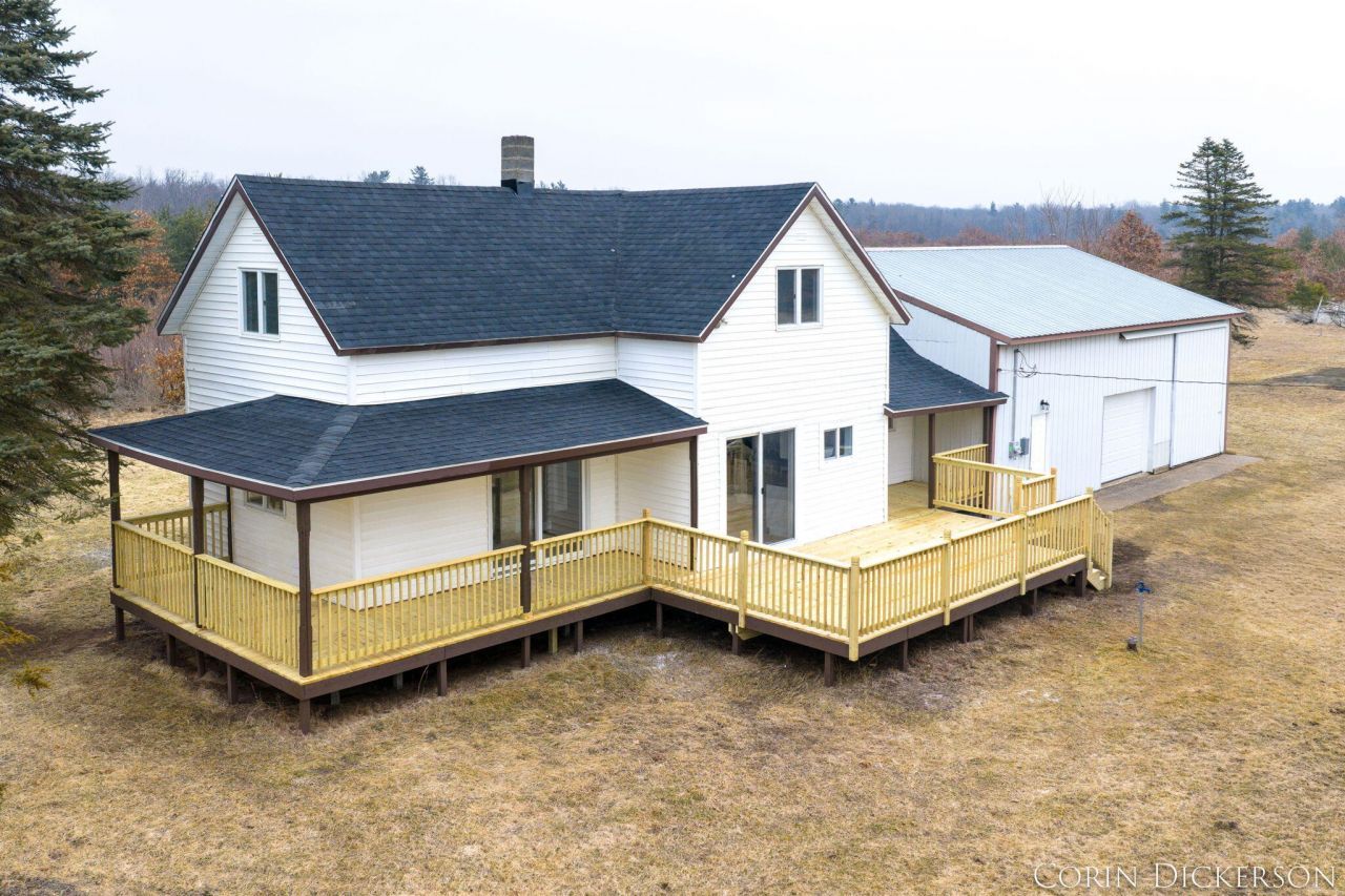 8874 Dagget Road, Howard City, MI 49329 Main Photo