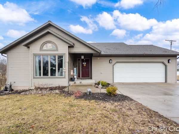 271 E Beech Street NE, Cedar Springs, MI 49319