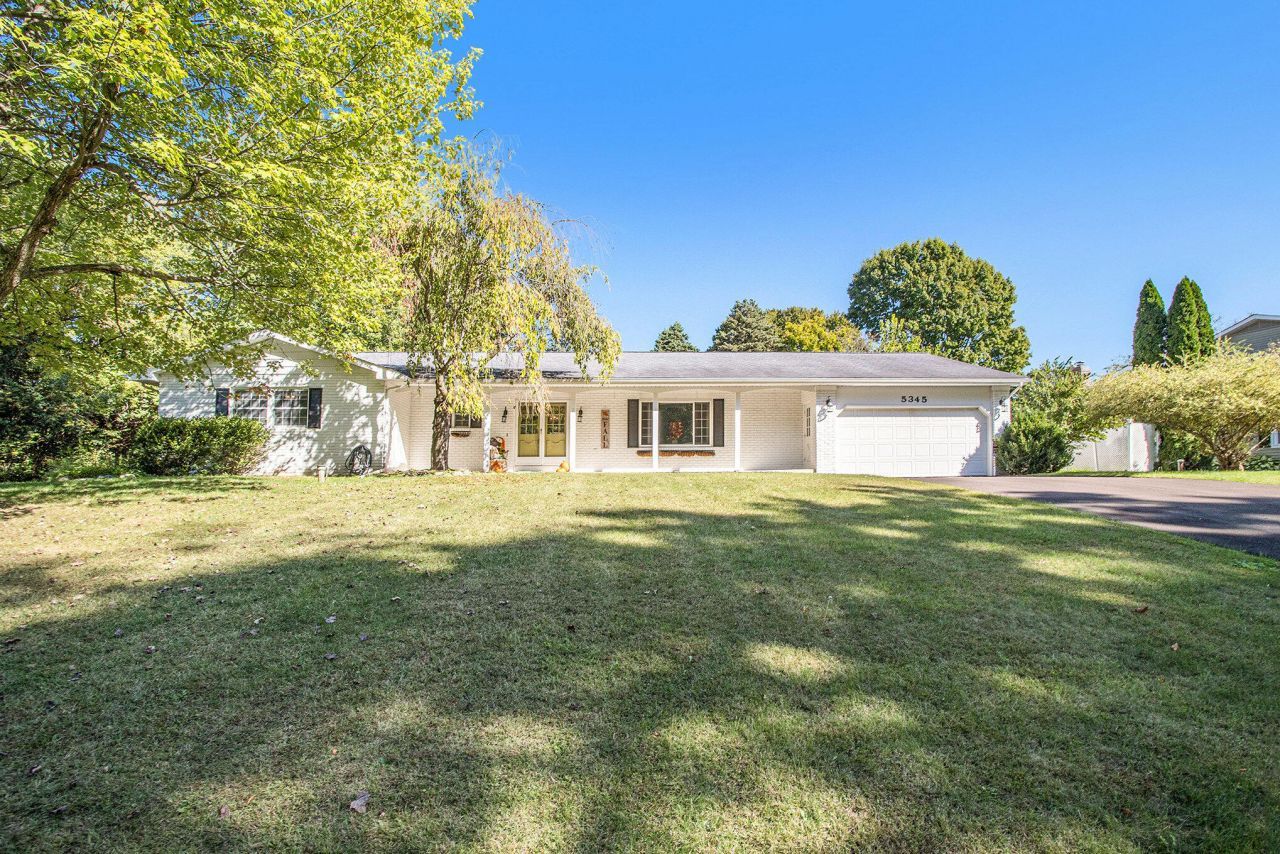 5345 Squires Manor Road, Jackson, MI 49201 Main Photo