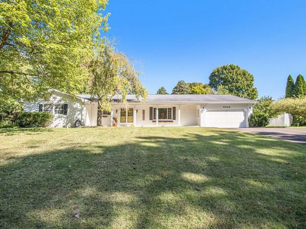 5345 Squires Manor Road, Jackson, MI 49201