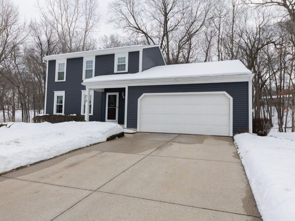 410 Adaway Avenue SE, Ada, MI 49301