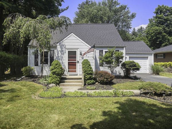 631 N Linden Street, Marshall, MI 49068