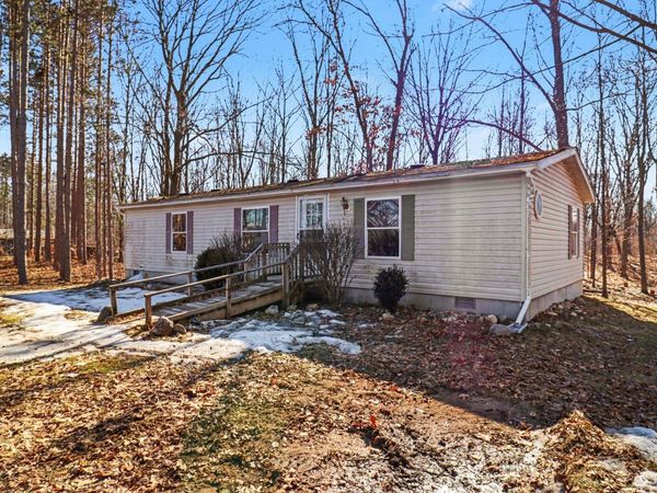 5238 Tilmann Lane, Weidman, MI 48893