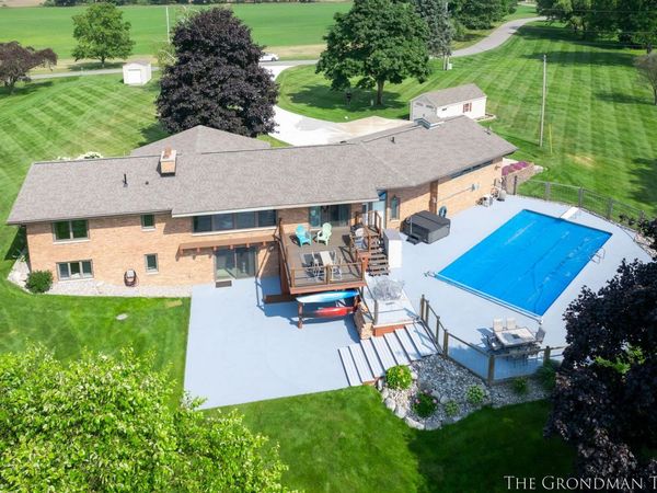 10303 Orchard Lane, Lakeview, MI 48850