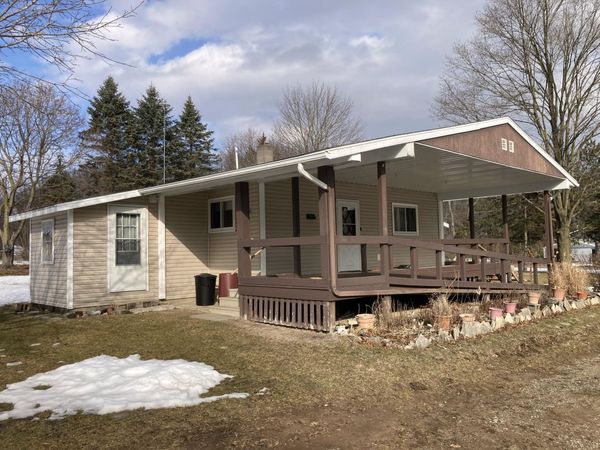 7737 NE County Line Road, Riverdale, MI 48877